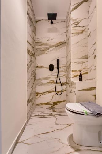 Athens Marble - Intimate studio