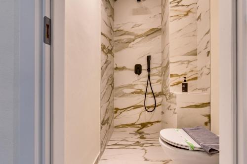 Athens Marble - Intimate studio