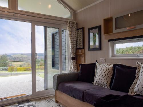 O zonă de relaxare la Lake Vyrnwy Luxury Glamping Pod 2