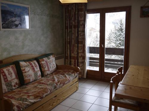 Méribel Mottaret: Apt 6 pers, balcon, casier skis, ascenseur, animaux admis - FR-1-355-33