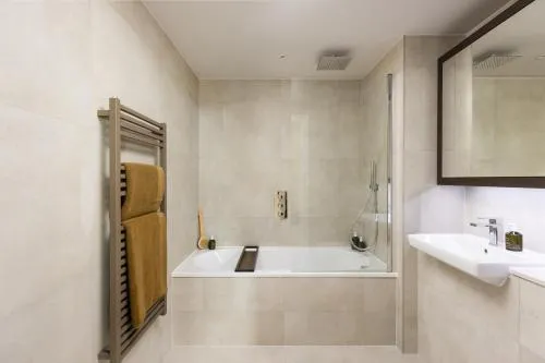 Embassy Boulevard by Your Perfect Stay London- Apart-Hotel Style photo 32