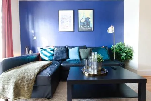 Central Birmingham Apartment with Balcony & Netflix photo 3