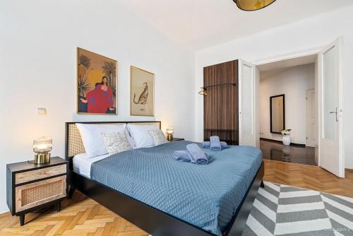 Central & Spacious 2 BR Apartment