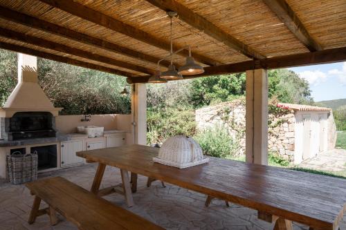 Foto dalla galleria di Stazzo Spiteddu with Pool a SantʼAntonio