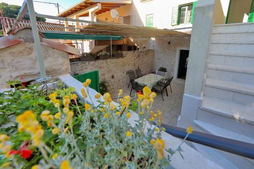Heritage house Stone flower with private pool