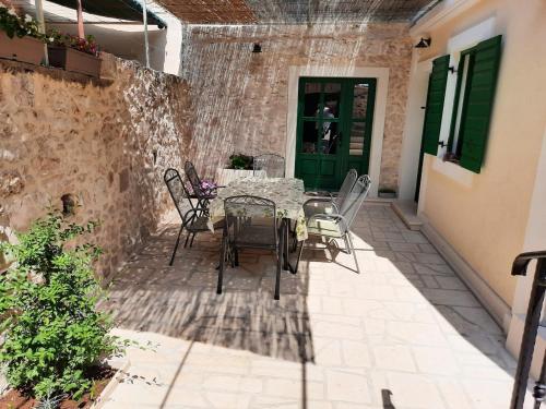 Heritage house Stone flower with private pool