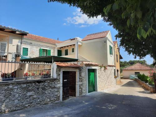 Heritage house Stone flower with private pool