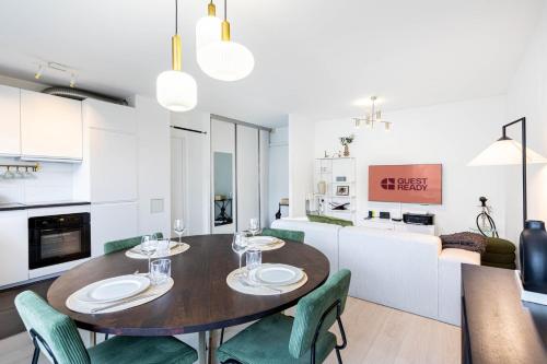 GuestReady - Chic Retreat with Balcony for 2