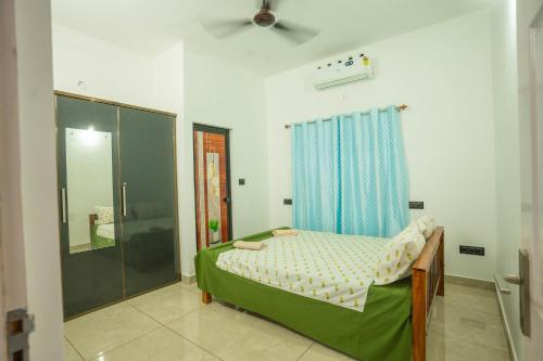 Ένα ή περισσότερα κρεβάτια σε δωμάτιο στο riverview homestay
