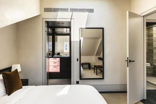 Mondovi Luxury Suites photo 33