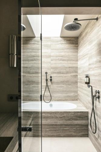 Mondovi Luxury Suites photo 37