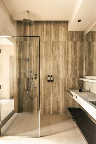 Mondovi Luxury Suites photo 42
