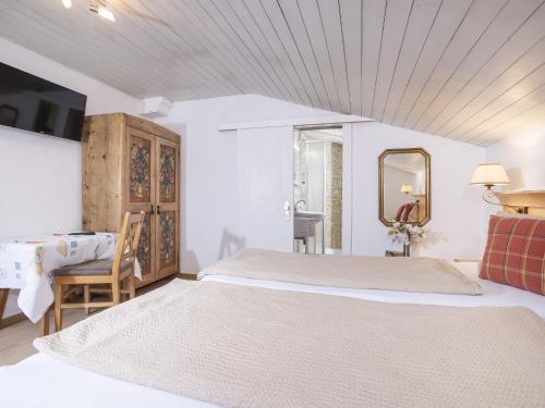 Una cama o camas en una habitación de Apartment Weiher by Interhome