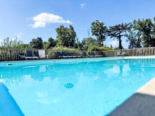 Apartment Château De Kergonano-2 by Interhome