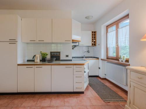 Kuchyň nebo kuchyňský kout v ubytování Apartment Serafini by Interhome