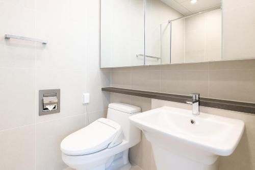 Un baño de Blue Terra Sokcho