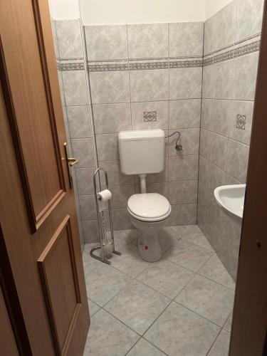 Ένα μπάνιο στο Lila Apartment