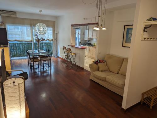 Large and calm 3 bedroom apartment with terrace