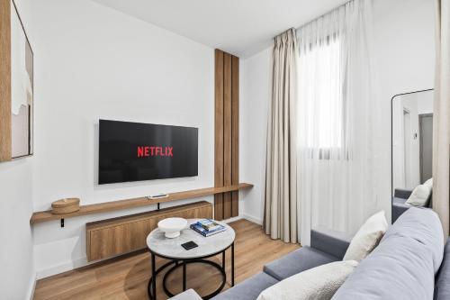 Artemis 104 - Seaside Stories