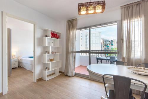 NEW 7th CORNER city center Apartment for groups