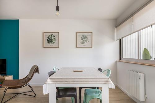 Porto Serenity - Central Apartment with a Balcony