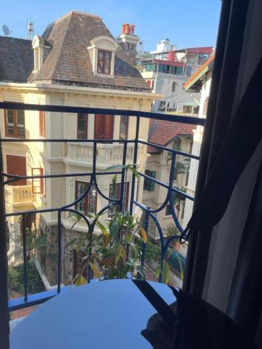 Ein Balkon oder eine Terrasse in der Unterkunft CHARM CHARM - kimmy housing - 48 To Ngoc Van
