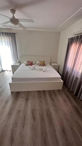 Postel nebo postele na pokoji v ubytování Chalet de lujo para 8 con piscina y barbacoa