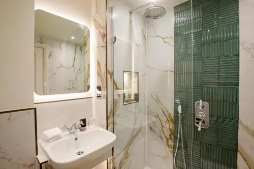 The Capital Hotel, Apartments & Townhouse - Small Luxury Hotels of The World photo 4