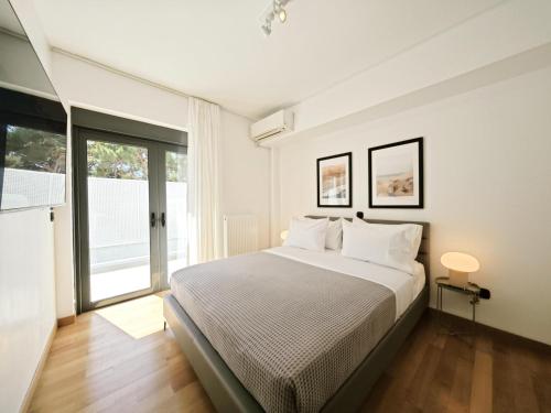 Voula Private Pool, Beach, Home cinema Apartment