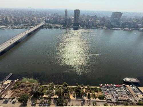Abdulaziz Al Saud Street - Panoramic Nile-Pyramids view 3BR Apartment
