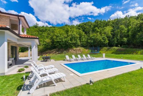 Villa Satine, a romantic pool villa surrounded by nature