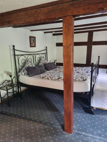 Hotel Herberge zur Traubeにあるベッド
