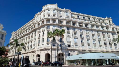 Cannes Croisette - Studio Palais Miramar - Across the Beach - Next to Carlton Hotel