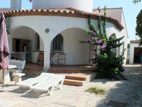 Villa avec piscine privée et jardin pour 6/8 personnes à Castelló d'Empúries, Espagne