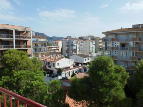 Appartement lumineux avec vue mer, balcon, parking, clim et cuisine équipée à Roses