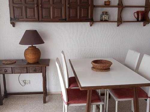 Appartement à Roses: Terrasse, Piscine, 6 Pers.