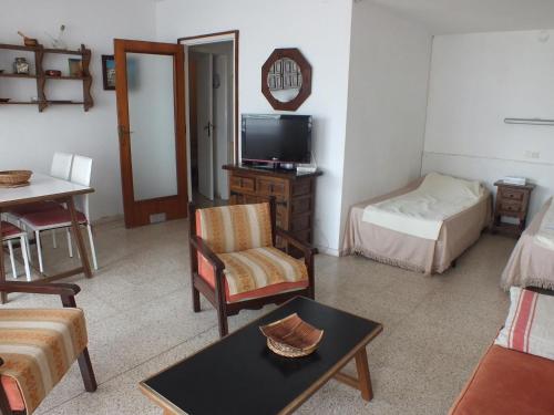 Appartement à Roses: Terrasse, Piscine, 6 Pers.