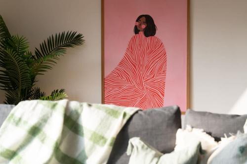 Galería fotográfica de Youthful 3BR Flat with Balcony and Hobby Game Board en Båstad