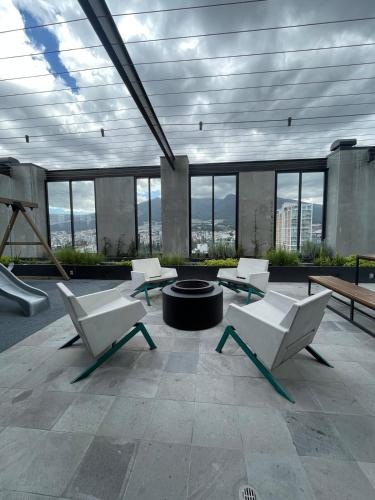 HuamboyaQuito with a view - Condo in La Carolina的相册照片