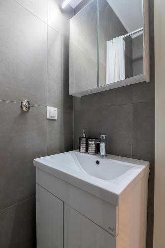 Mint - Lux Apt 2