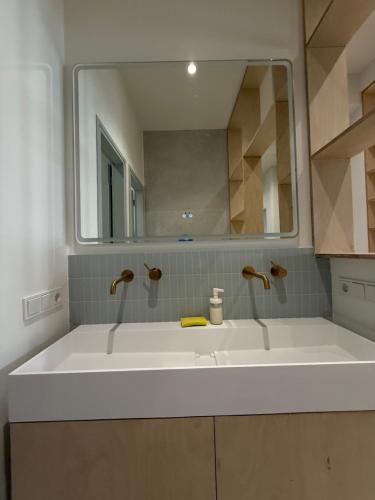 Luxury Residency I Filolaou Blue