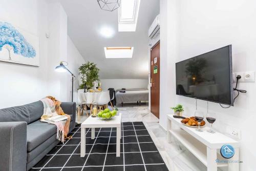 Luxury Apartment Terrace Near Center by TuriVida