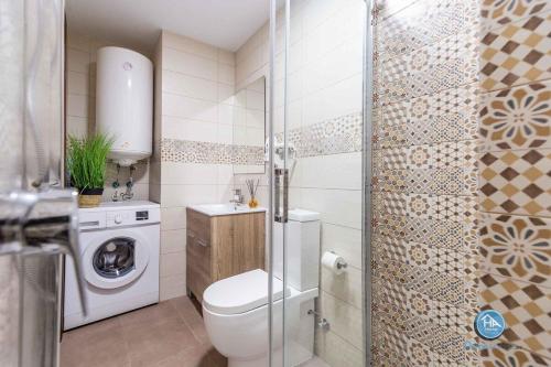 Luxury Apartment Terrace Near Center by TuriVida