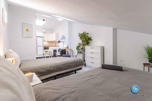 Luxury Apartment Terrace Near Center by TuriVida