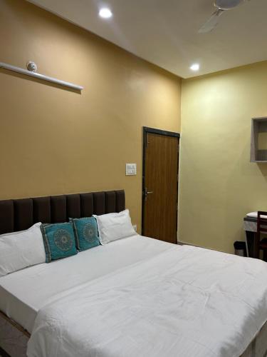 Katil atau katil-katil dalam bilik di Hotel The Luxury Heaven