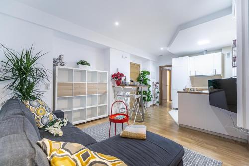 Boutique Downtown Apartment by TuriVida
