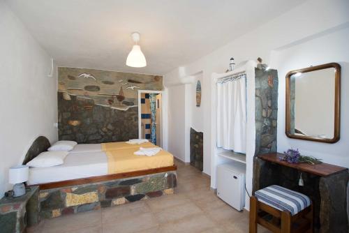PAROS APARTMENT MELAS b3