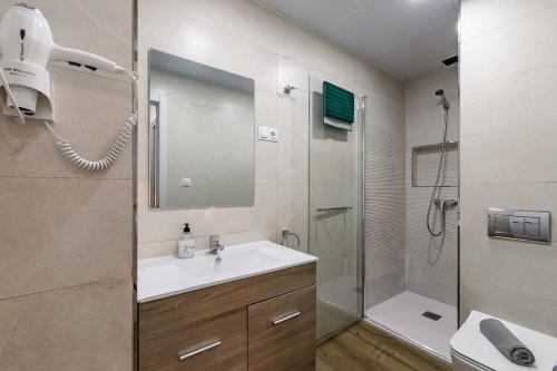 Premium Apartment Downtown by TuriVida