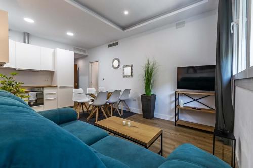 Premium Apartment Downtown by TuriVida