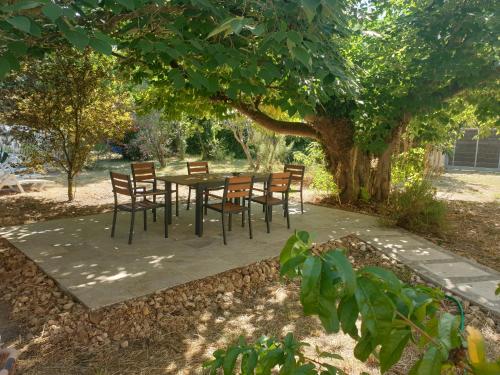 Gallery image of Malicroix in Arles